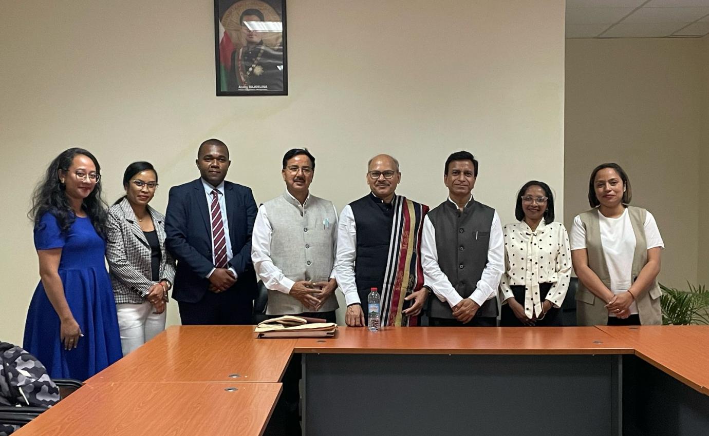 Dr. Surendrakumar Bagde, DG, NCGG & Mrs. Marie Agnes Anona, DG, ENAM signed an MoU on 25.03.25 in Antananarivo, Madagascar to enhance capacity-building training on public policy governance for Madagascar’s civil servants