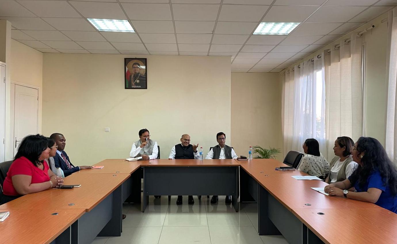 Dr. Surendrakumar Bagde, DG, NCGG & Mrs. Marie Agnes Anona, DG, ENAM signed an MoU on 25.03.25 in Antananarivo, Madagascar to enhance capacity-building training on public policy governance for Madagascar’s civil servants
