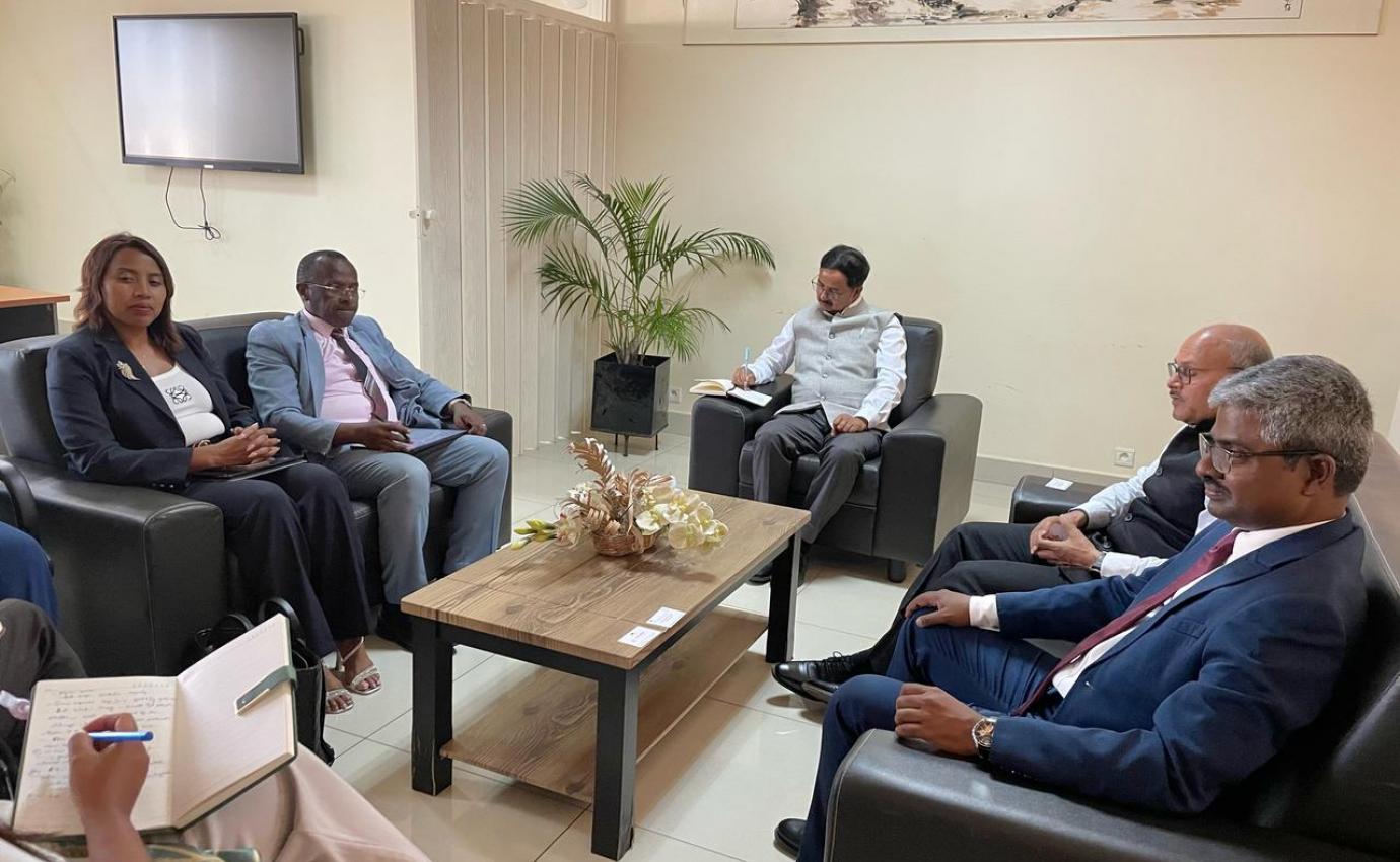 Dr. Surendrakumar Bagde, DG, NCGG & Mrs. Marie Agnes Anona, DG, ENAM signed an MoU on 25.03.25 in Antananarivo, Madagascar to enhance capacity-building training on public policy governance for Madagascar’s civil servants