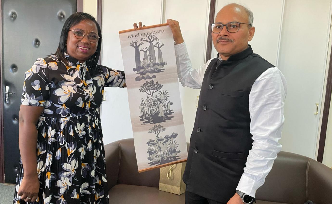 Dr. Surendrakumar Bagde, DG, NCGG & Mrs. Marie Agnes Anona, DG, ENAM signed an MoU on 25.03.25 in Antananarivo, Madagascar to enhance capacity-building training on public policy governance for Madagascar’s civil servants