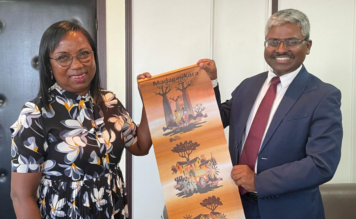 Dr. Surendrakumar Bagde, DG, NCGG & Mrs. Marie Agnes Anona, DG, ENAM signed an MoU on 25.03.25 in Antananarivo, Madagascar to enhance capacity-building training on public policy governance for Madagascar’s civil servants